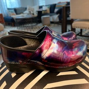 Dansko Size 38 Rainbow Marble Colored  Clogs